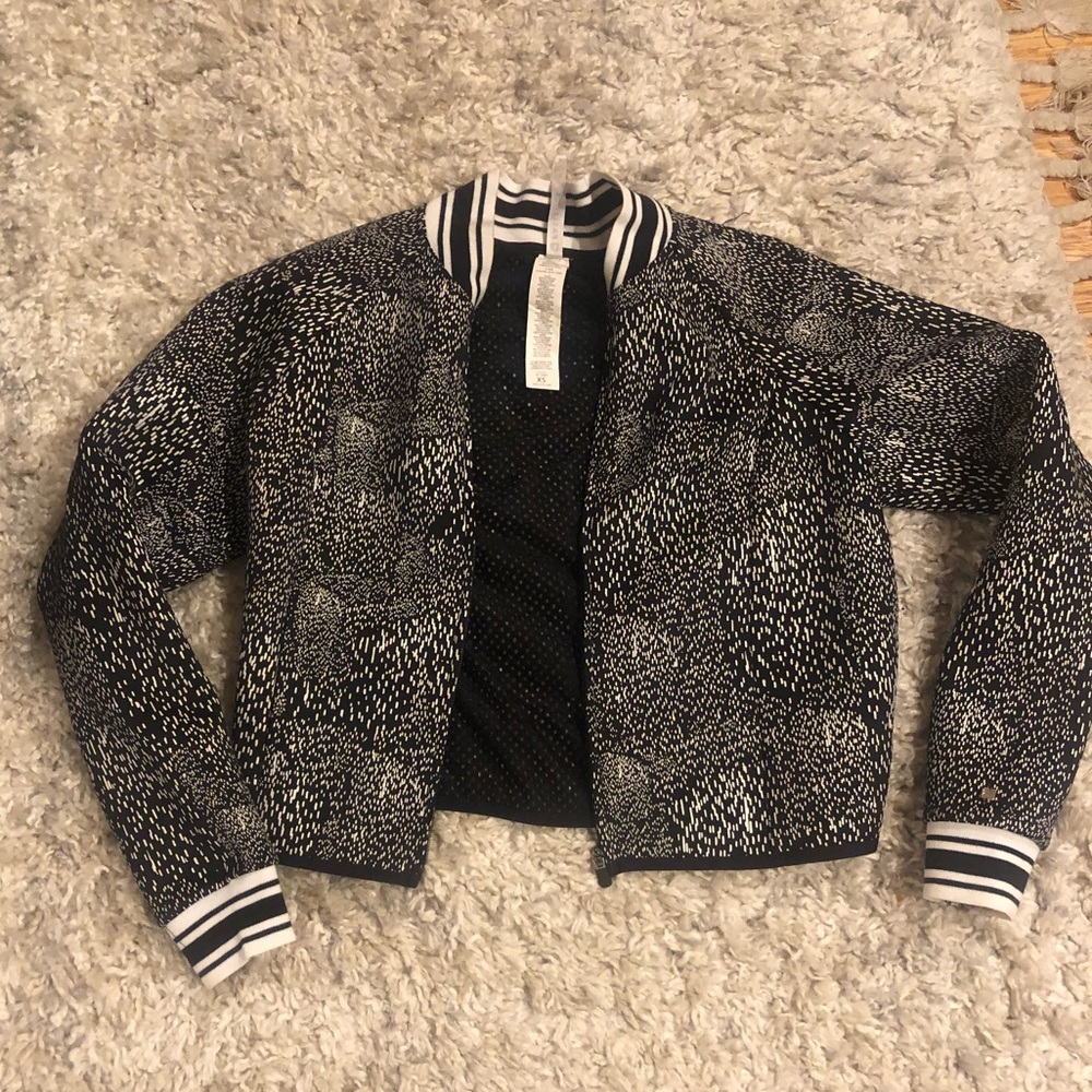 Fabletics Mesh back Bomber jacket